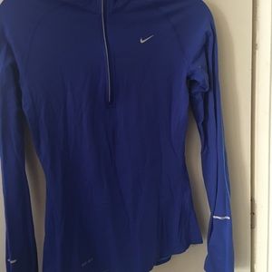 Nike top